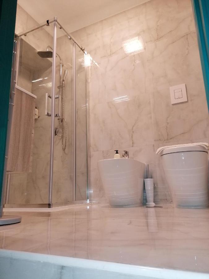 Casacasetta Suite Appartamento Indipendente Taranto Luaran gambar