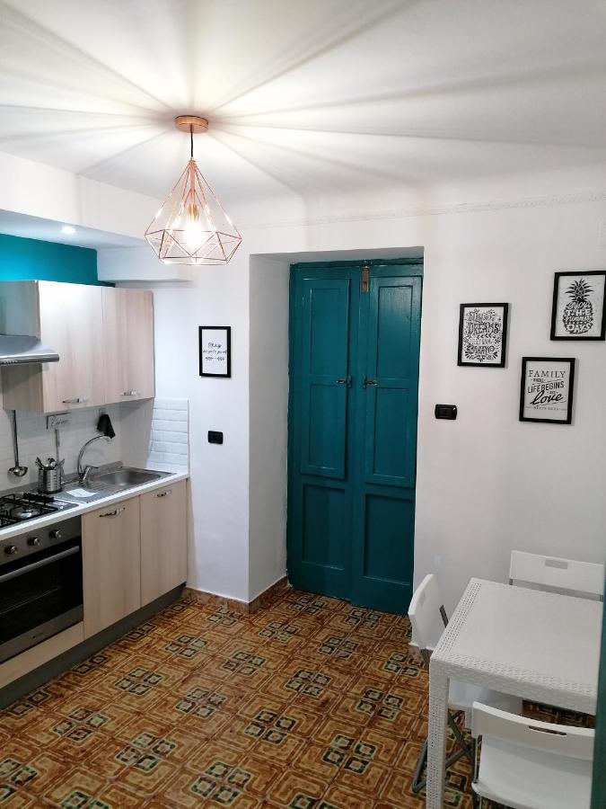 Casacasetta Suite Appartamento Indipendente Taranto Luaran gambar
